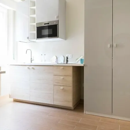 Hintown Mini Central Flat Lägenhet *